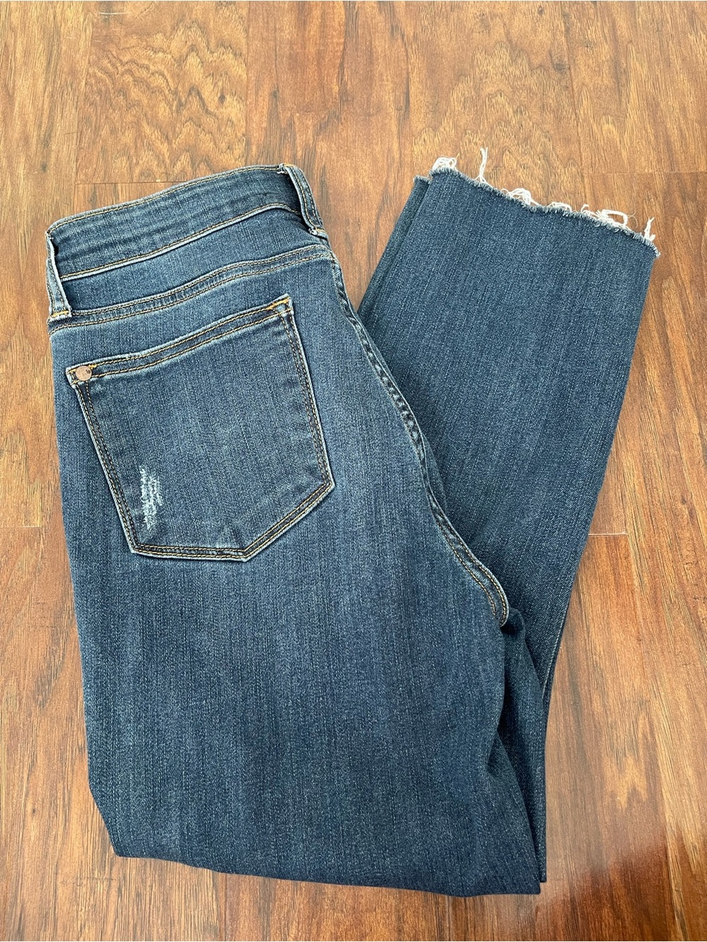 Judy Blue Women’s Mid Rise Cropped Straight Jeans Medium Wash Raw Hem Size 5